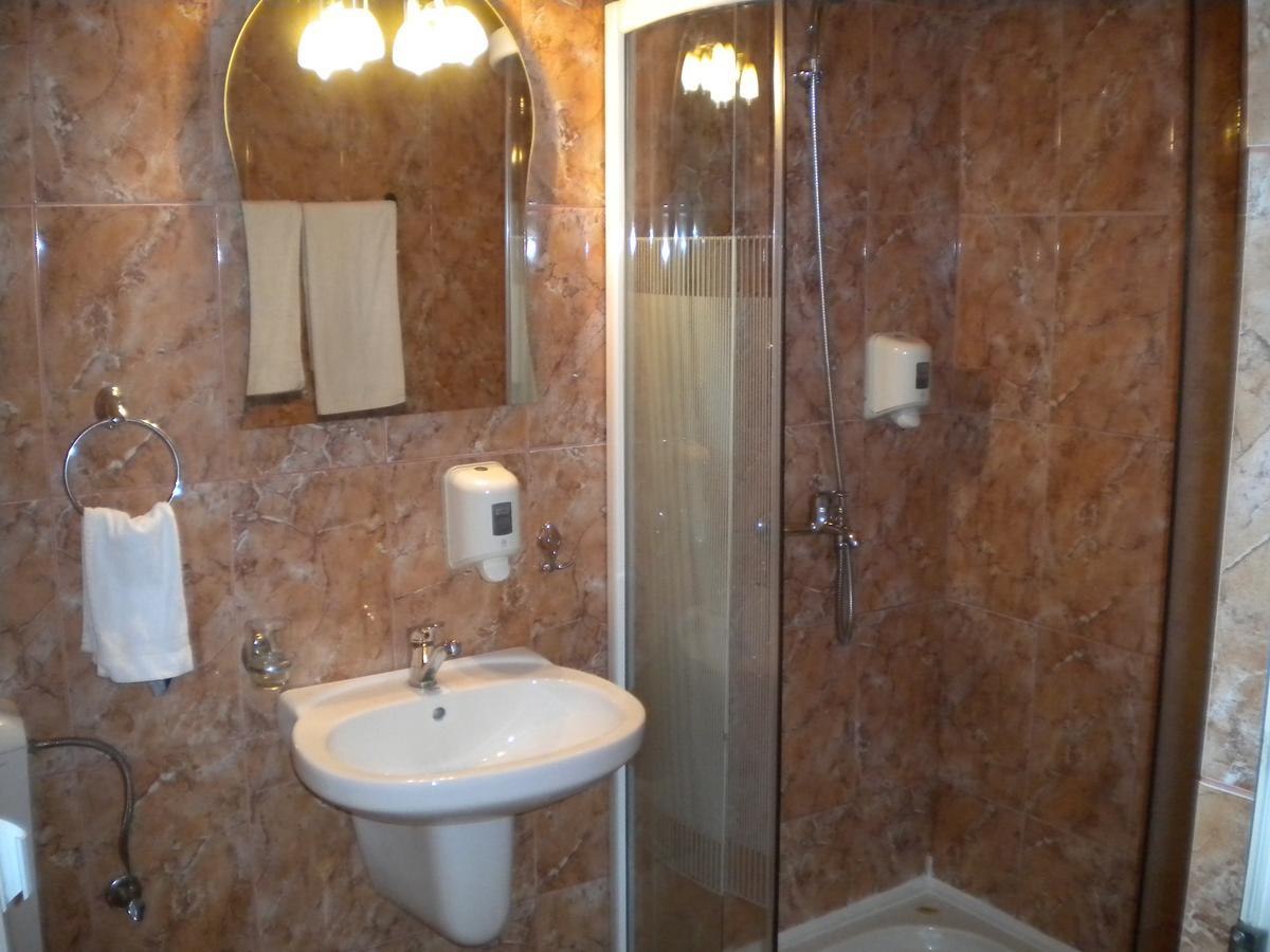 Motel Dalia Gilău Exteriör bild