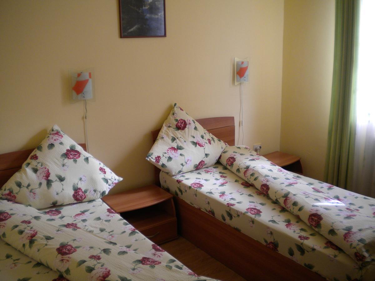 Motel Dalia Gilău Exteriör bild